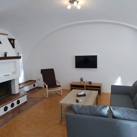 Apartman U Kostela Пец под Снежко Екстериор снимка