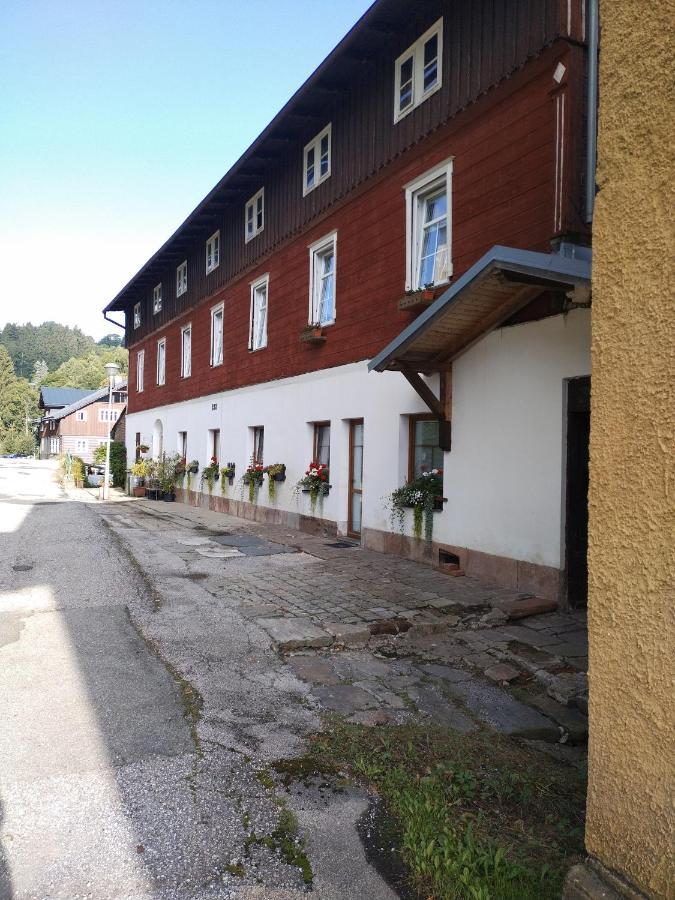 Apartman U Kostela Пец под Снежко Екстериор снимка