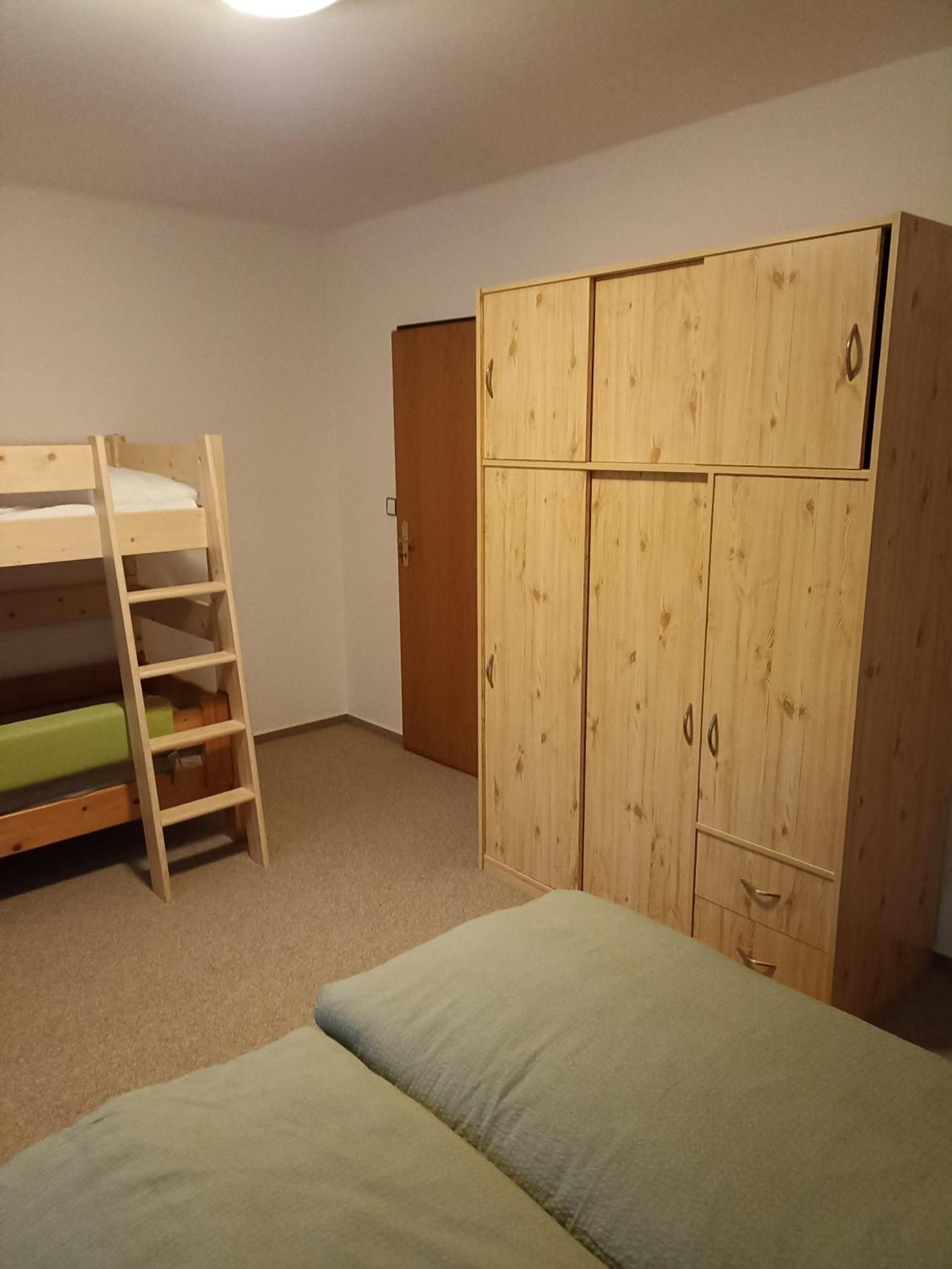 Apartman U Kostela Пец под Снежко Екстериор снимка
